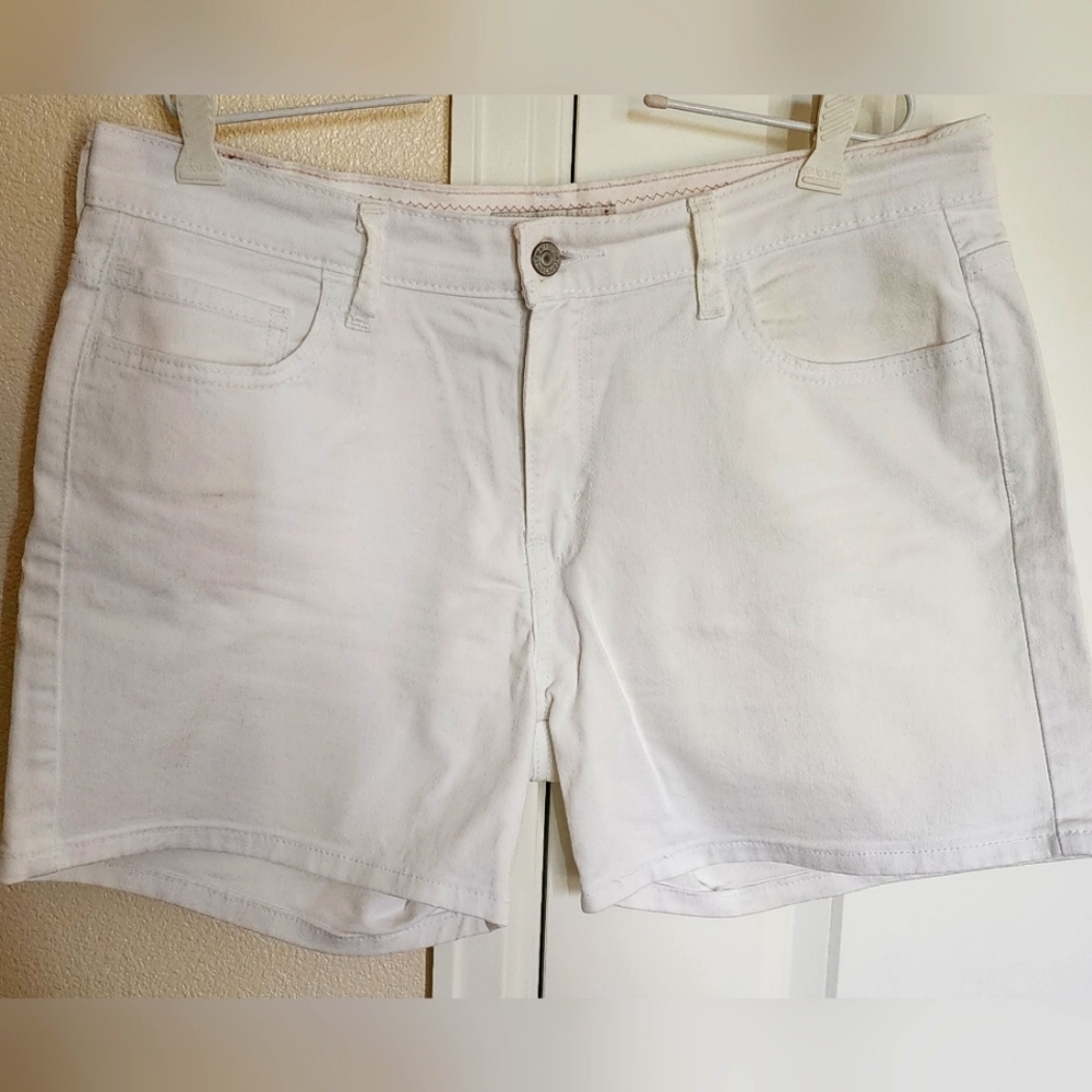 Women's Levi Jean shorts